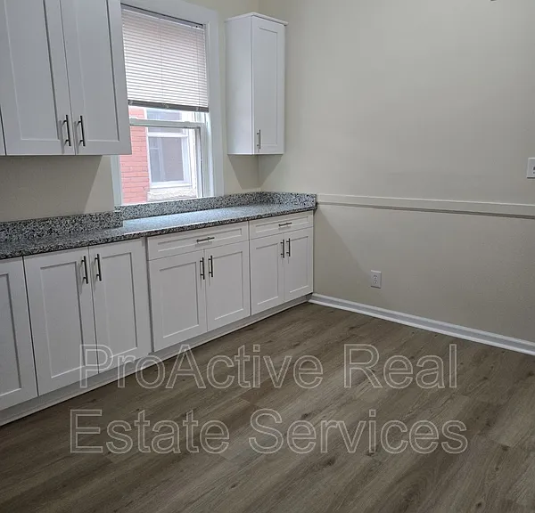 910 Colonial Ave — Photo 13