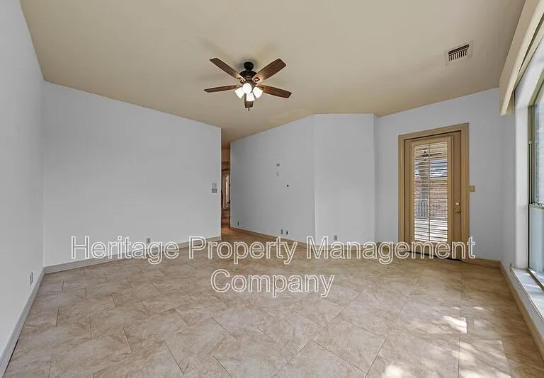 131 Westcourt Ln — Photo 23