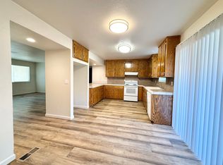 437 Lynette Pl APT A, Manteca, CA 95337