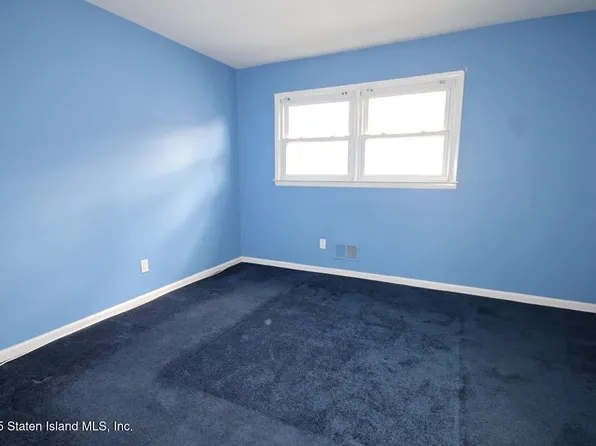 90 Levit Avenue image 17 of 36