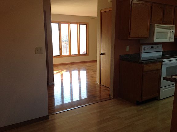 View living room fr kitchen