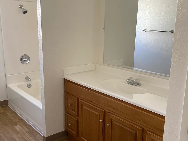 1052 Vale Terrace Dr — Photo 11