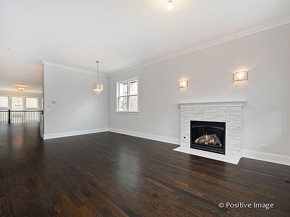 4th image of 2442 N Rockwell St