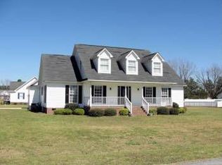 56 Cedar View Ln, Clinton, NC 28328