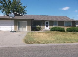 1018 Burgundy Pl, Prosser, WA 99350