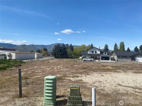 128 Harold Street NE, East Wenatchee, WA 98802