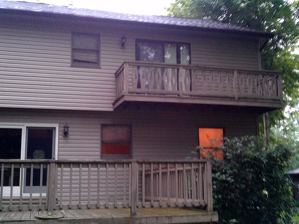 2nd image of 241 Fox Run