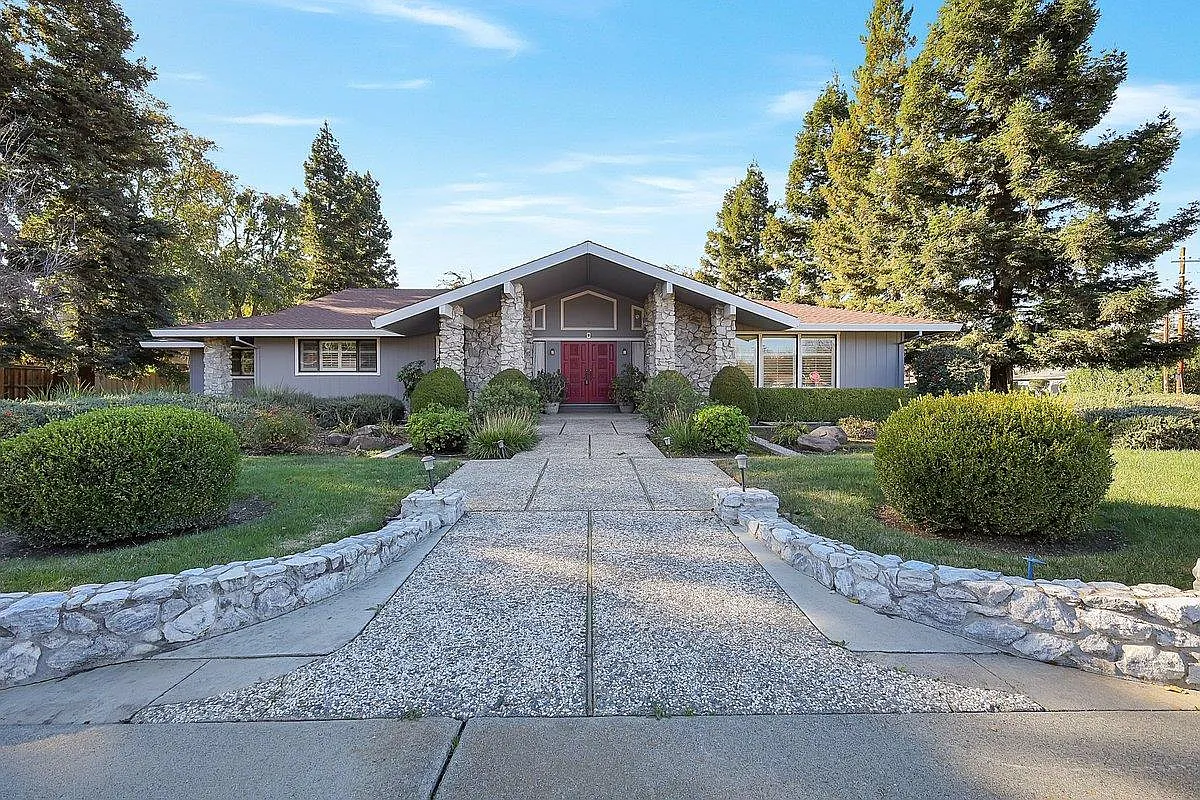1400 Midway Dr photo 1
