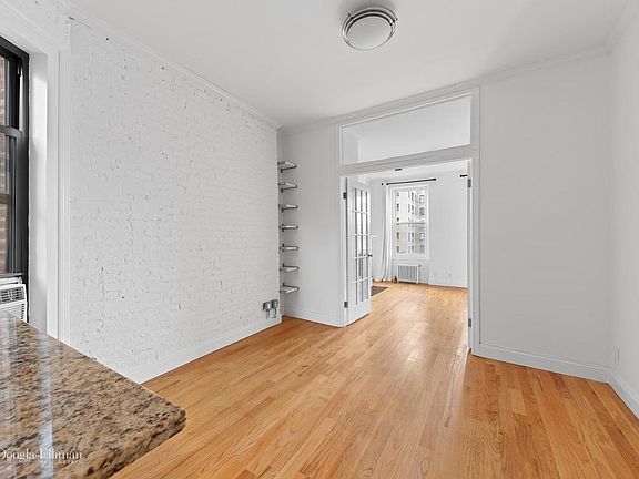 3rd image of 225 W 10th St APT 4A