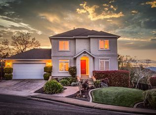 1046 Edgewater Ct, Redding, CA 96003