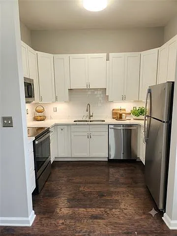 3 bed, 2.5 bath, 1102 sqft, $1,785 — Photo 4