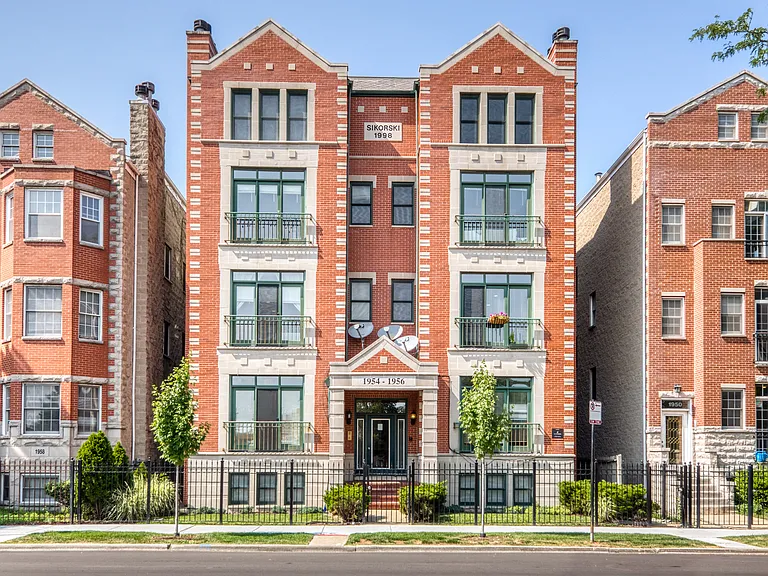 1954 W Diversey Pkwy #3W — Photo 1