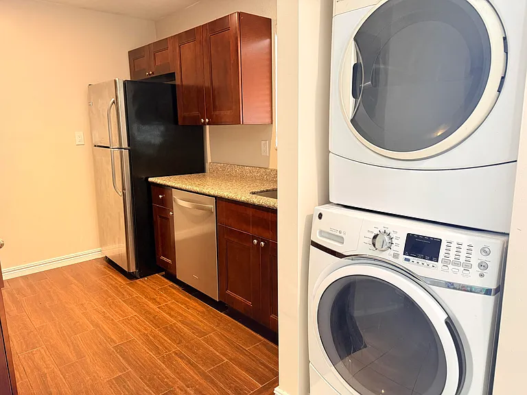 12420 Peconic Ct #12424 — Photo 4