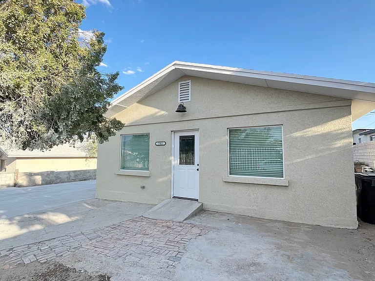 102 Walnut Ct — Photo 12