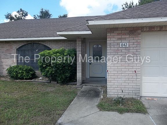 2nd image of 842 Leeward Dr