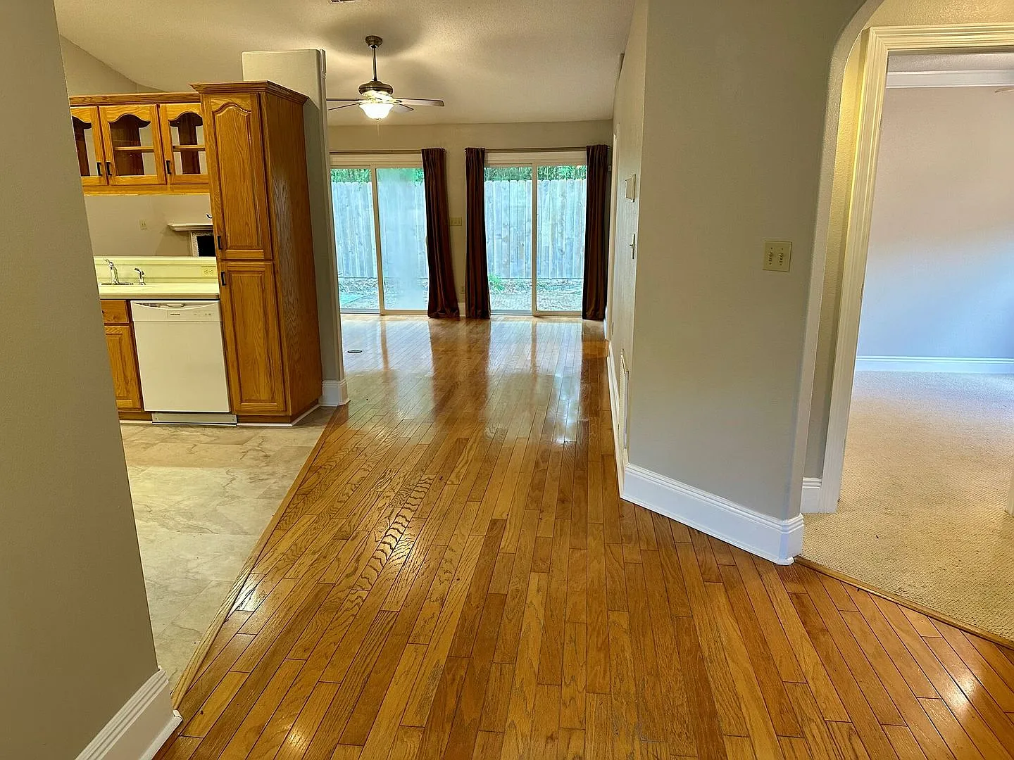 Beautiful 3/2 home on Mobile Hwy — Photo 2