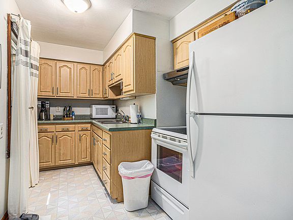 4th image of 941 Bell Ave