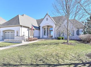 1641 Moccasin Trl, Waukesha, WI 53189
