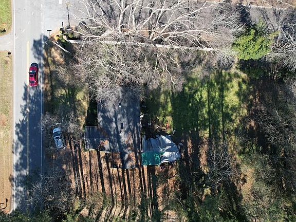 3rd image of 1904 E Calhoun St