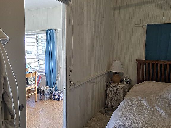 3rd image of 640 W Rocalla Ave