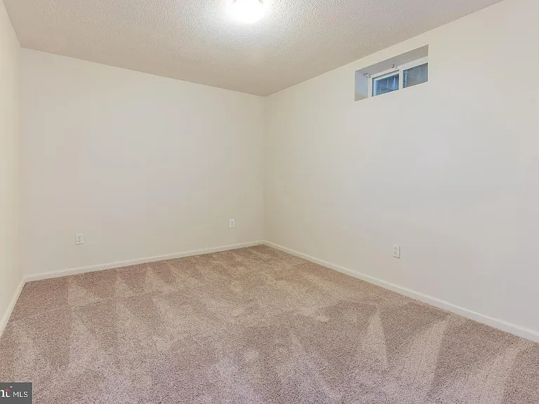 2024 Evansdale Dr — Photo 35