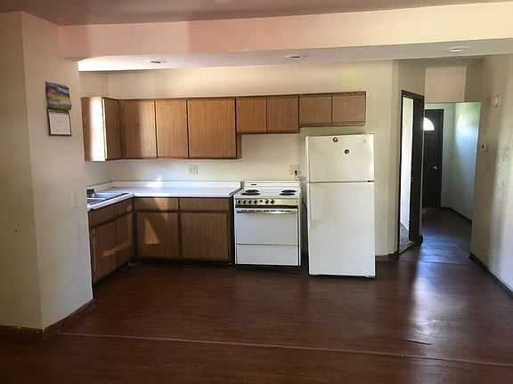 3rd image of 119 Hewett St