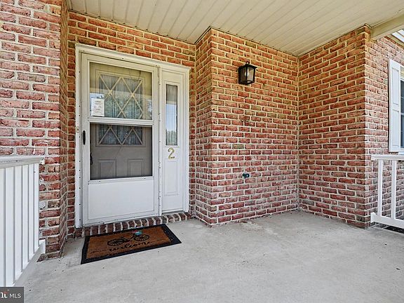 3rd image of 2 Garland Ct