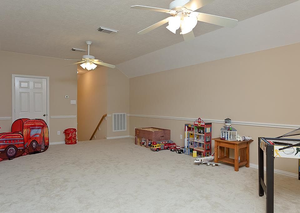 1st image of 13138 Oakwood Manor Dr