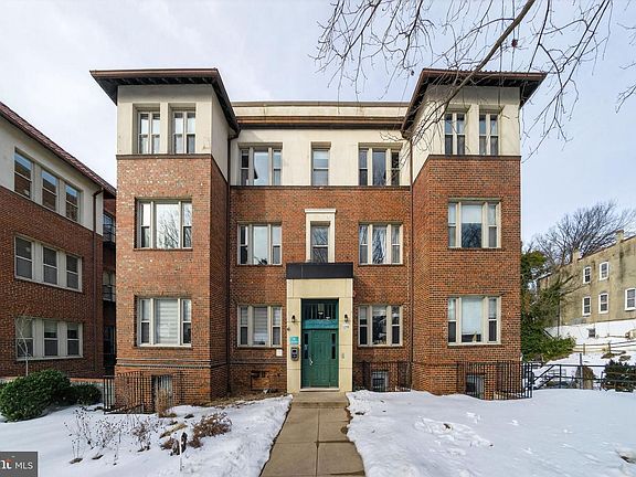 3rd image of 1218 Perry St NE APT 201