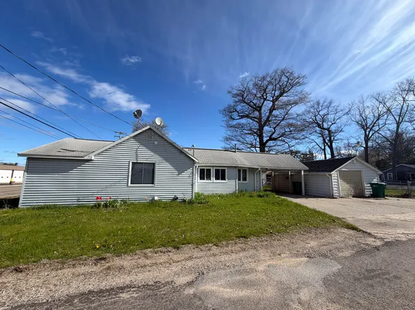 2613 S Gladwin Rd, Prudenville, MI 48651