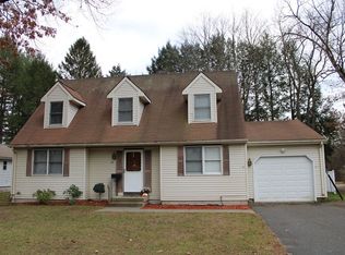 35 Thayer St, South Deerfield, MA 01373