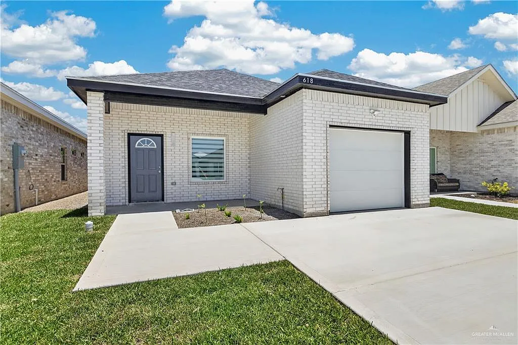3 bed, 2.0 bath, 1365 sqft, $1,500 — Photo 1
