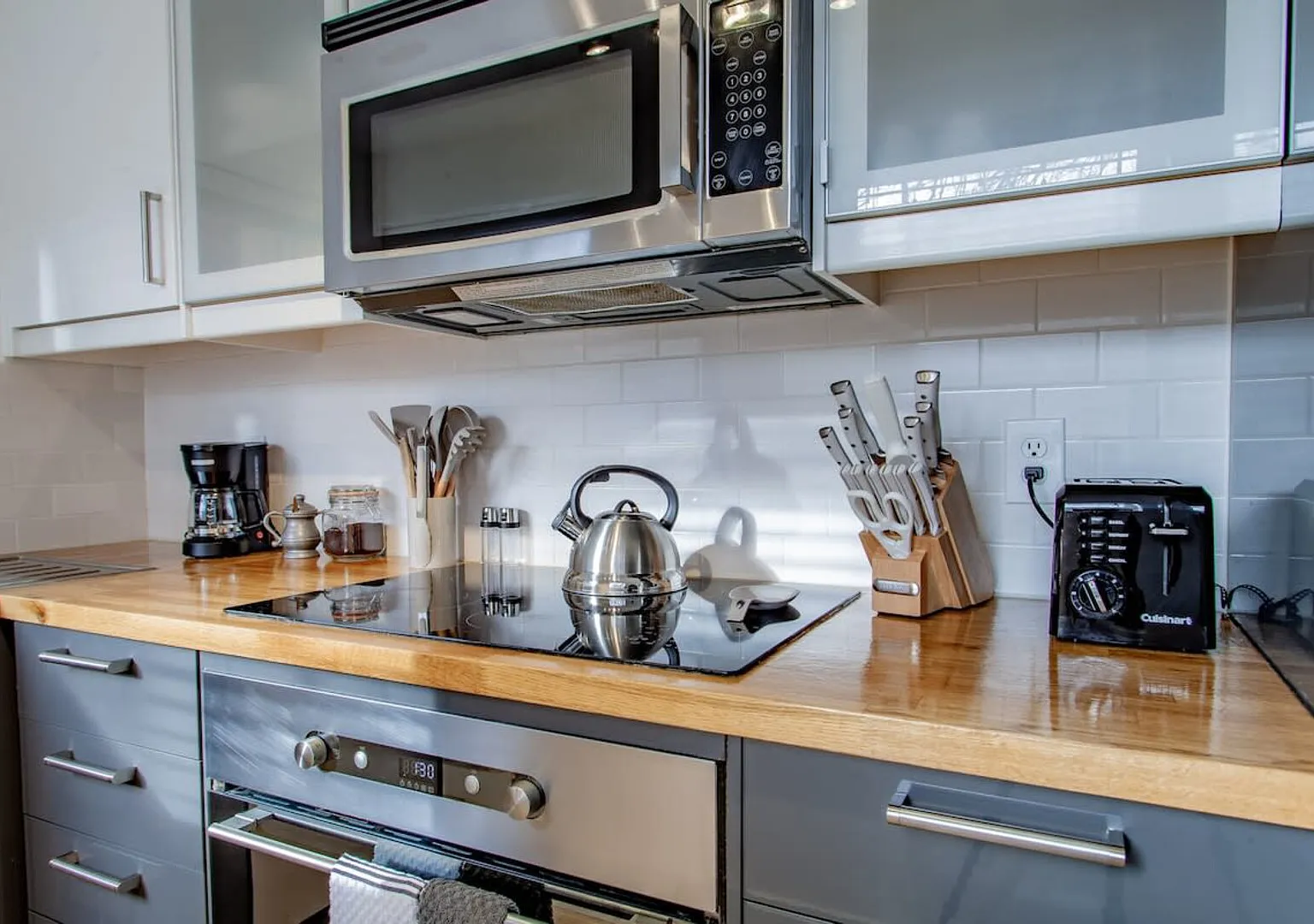 2-BR Petworth Pad / Walk to METRO Subway — Photo 4