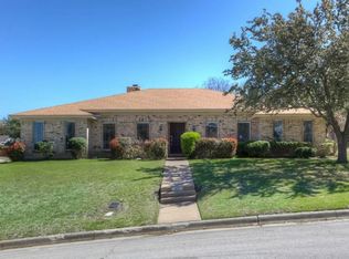 1101 Montego Rd, Fort Worth, TX 76116