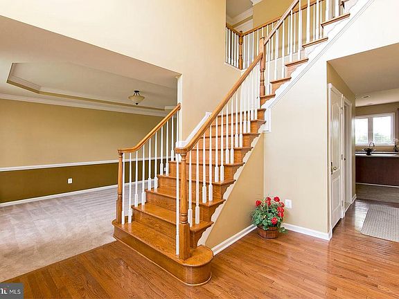 4th image of 106 Norfolk Ct