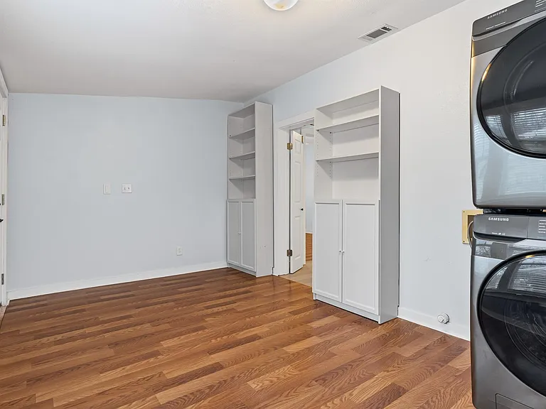 84 Waller St — Photo 19