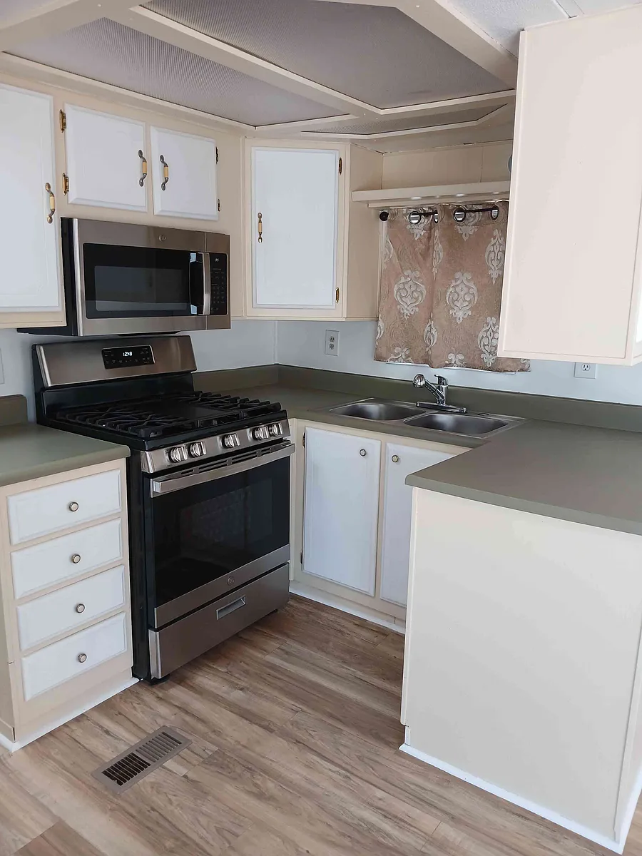 Building Photo - 475 Moser Ave #13