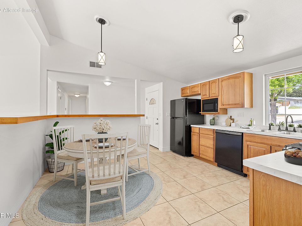 1st image of 1005 Sheffield Pl