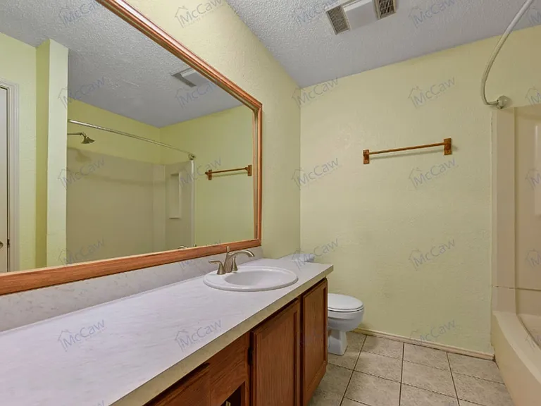 800 Bluebonnet Dr #D — Photo 13