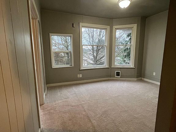 3rd image of 820 S L St APT 3