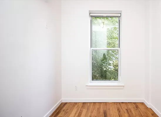 Rented by Greenrock Management | media 7