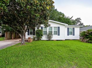 6917 39th St, Groves, TX 77619