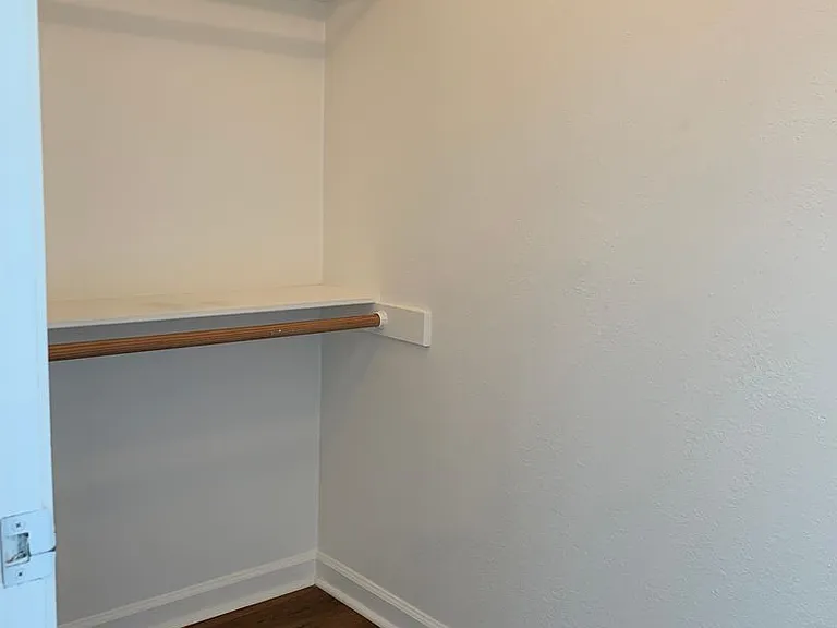 555 Broadway Ave — Photo 11