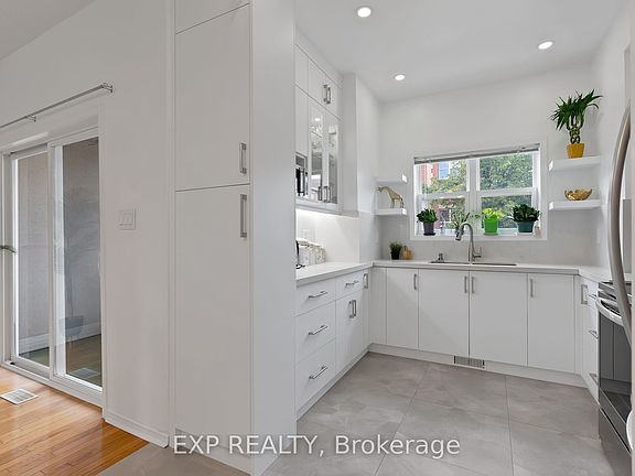 4th image of 11 Maple Park Way