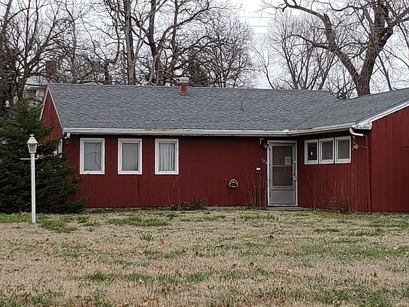 2nd image of 120 W 29th Ave