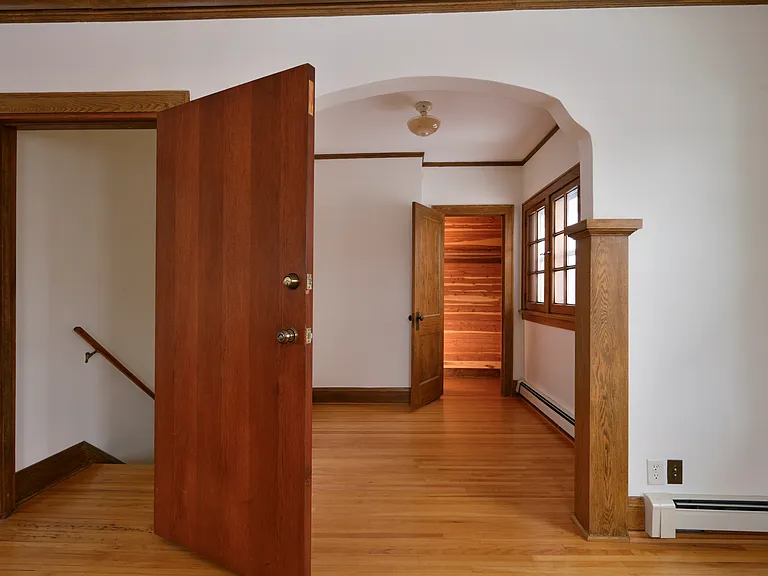 1303 Vincent Ave N — Photo 5