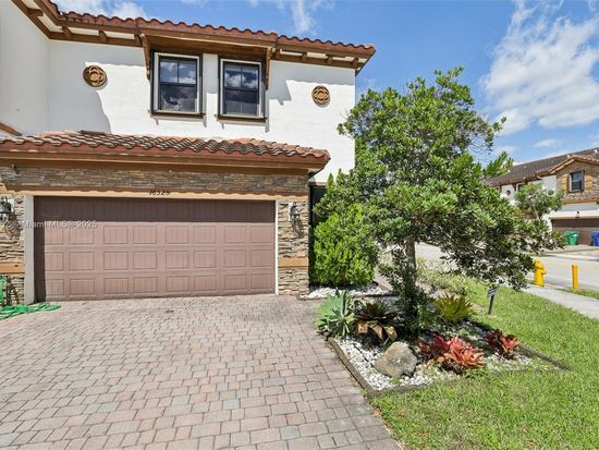 16525 SW 42nd Way, Miami, FL 33185