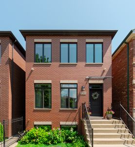 3203 S Throop St, Chicago, IL, 60608