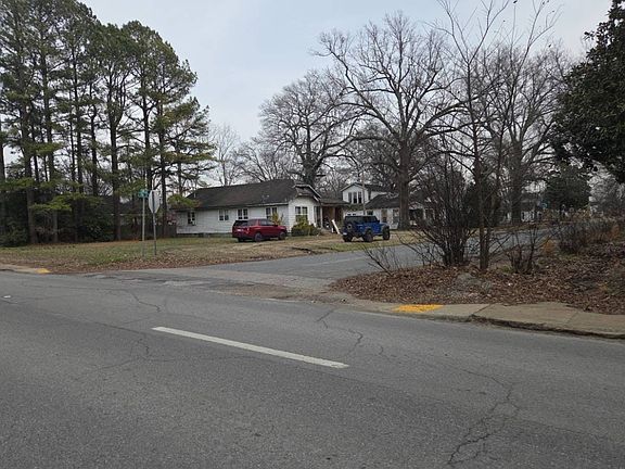 5th image of 806 3rd St