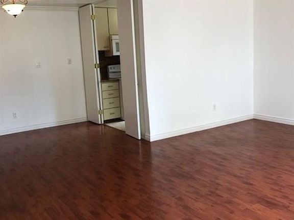 3rd image of 6455 La Jolla Blvd Unit 118